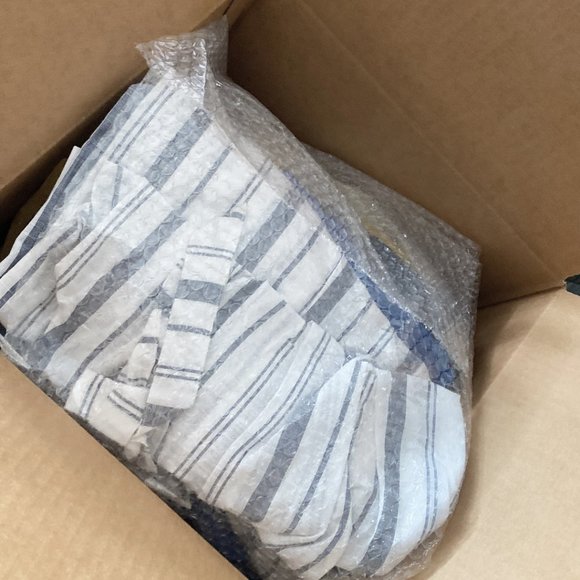 New Womens Macy's Clothing Reseller Liquidation - Picture 11 of 13